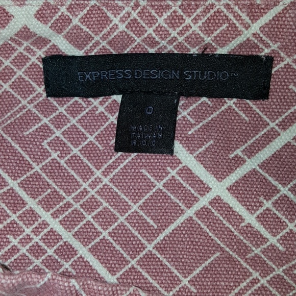 NWOT.High waist flirty skirt - Picture 4 of 7